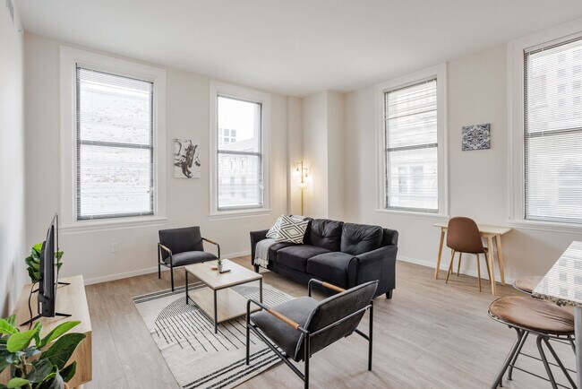 Foto del edificio - 9-JAN-JAN E 4th St