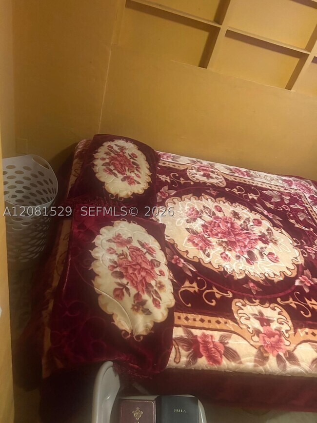Foto del edificio - 115 NW 193rd St