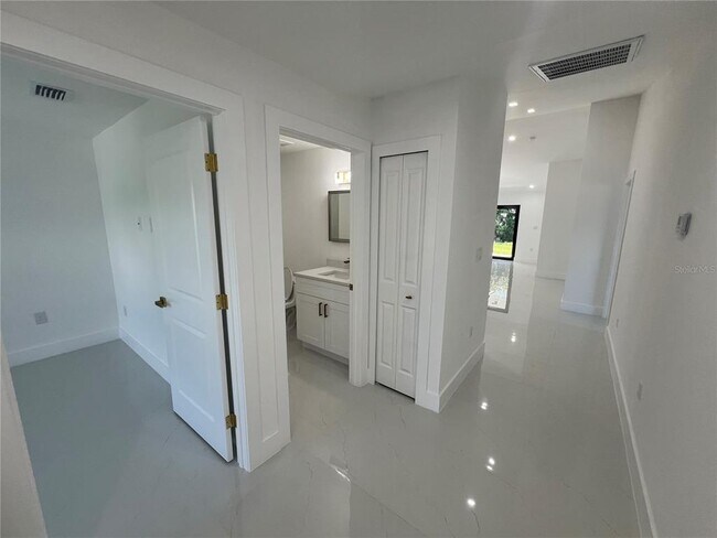 Foto del edificio - 4425 28th St SW