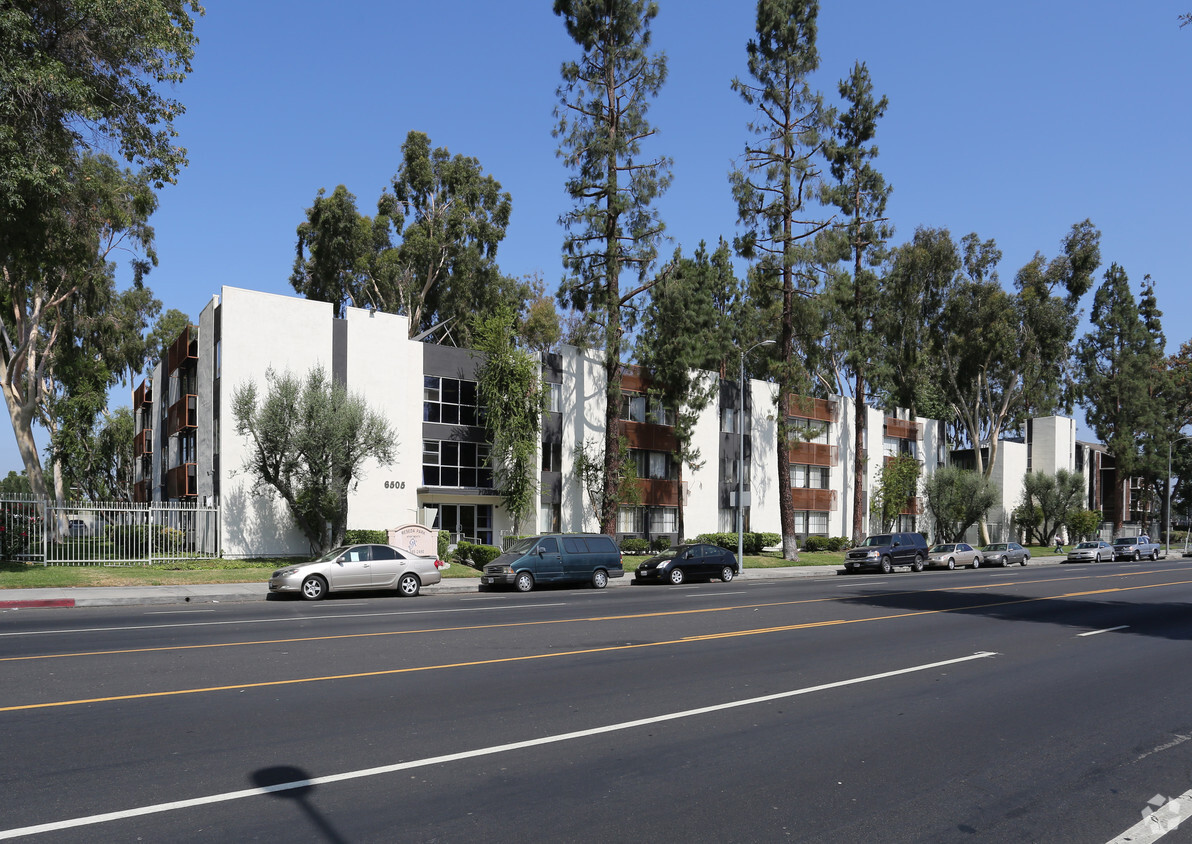 Primary Photo - Reseda Park Apartments