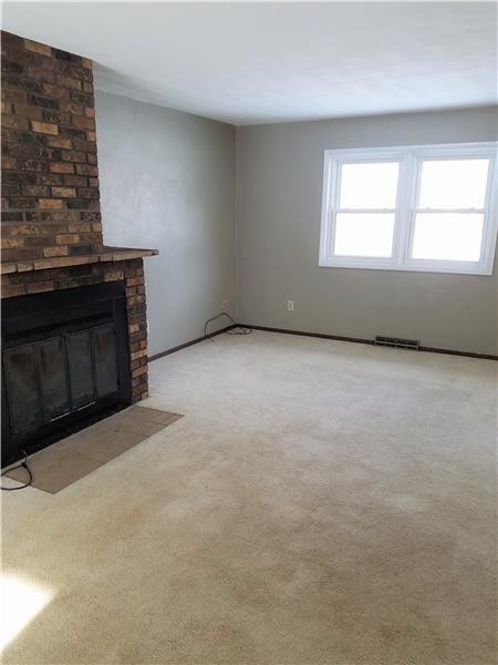 Building Photo - 3025 Rainbow Dr