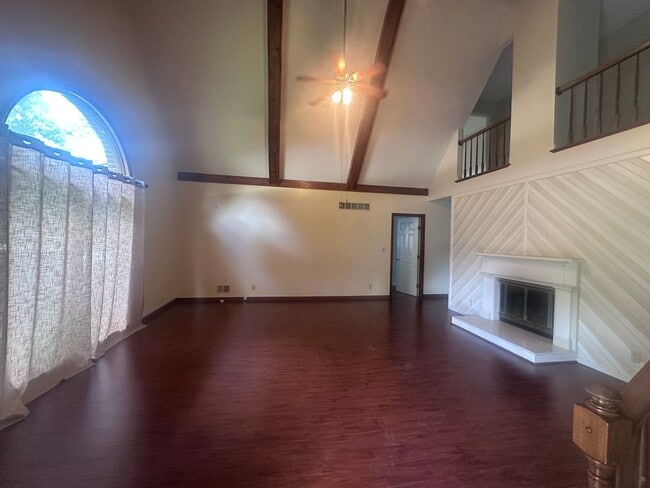 Building Photo - 1002 Juniper Springs Dr