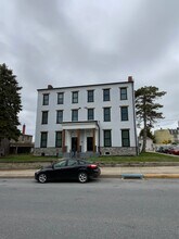 Building Photo - 557 Union St