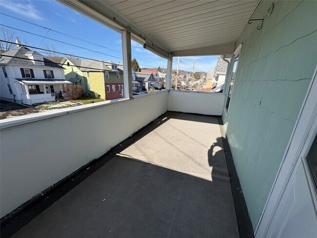 Foto del edificio - 308 Odell Ave