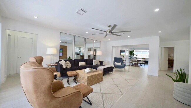 Foto del edificio - 871 NE 27th Ave
