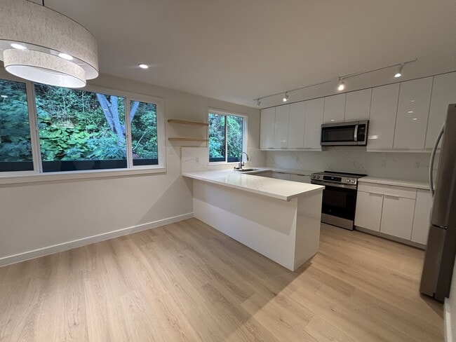 Building Photo - 500 Kawaihae St