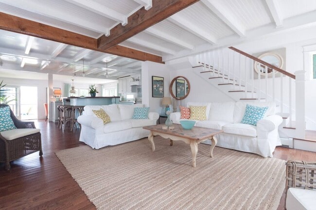 "Sopo Cottage", bellamente renovado, de 4 habitaciones y 2/5 baños, ha aparecido en revistas, blogs y Pinterest. - 11 Henry St