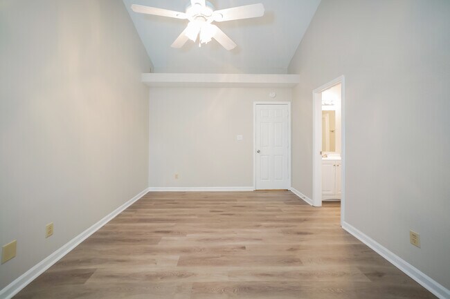 Foto del edificio - 8916 Country Walk Dr