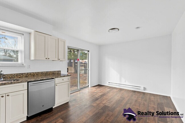Building Photo - 151 Pardee Blvd