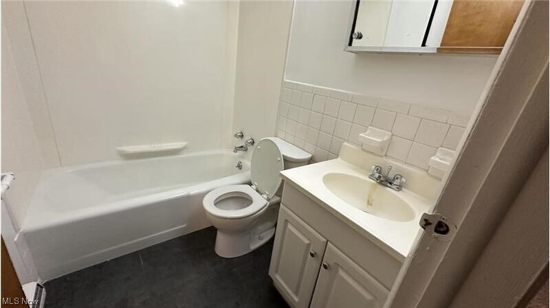 Building Photo - 405 Colonial Dr