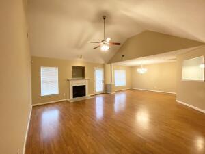 Building Photo - 919 Cannock St