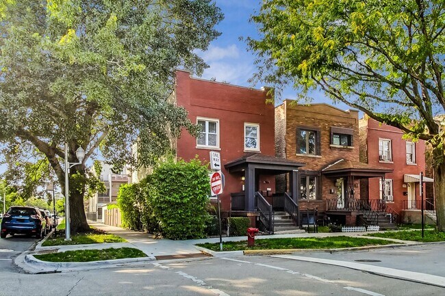 Foto del edificio - 2700 N Artesian Ave
