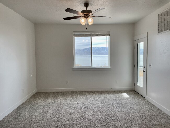 Building Photo - 673 N 380 W
