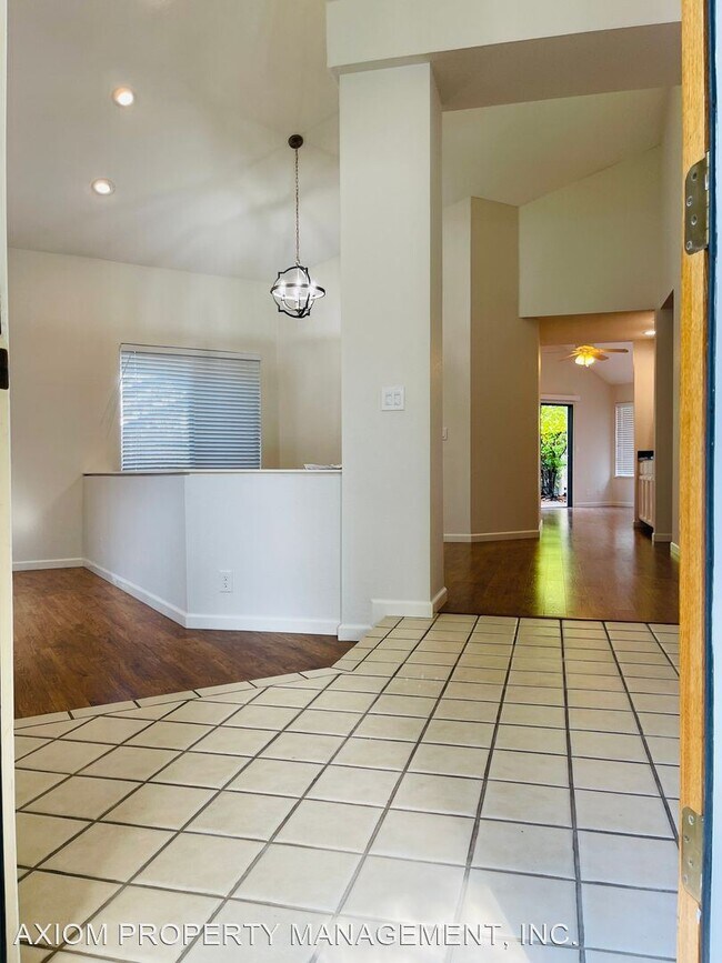 Building Photo - 3 br, 2 bath House - 404 Halliford Ct
