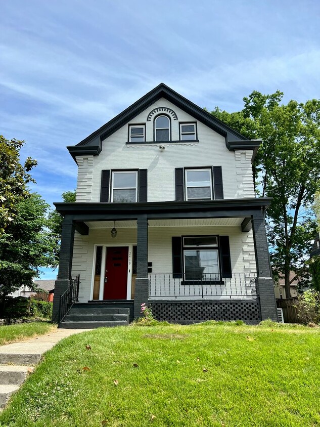 Primary Photo - 2418 Hudson Ave