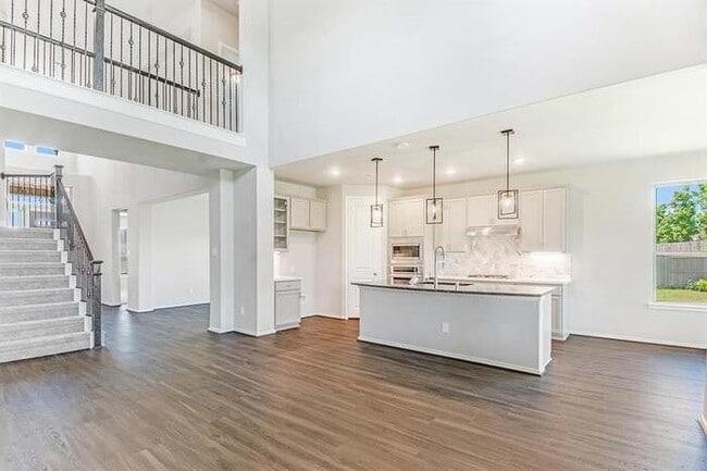 Building Photo - 25435 Kidwiler Dr