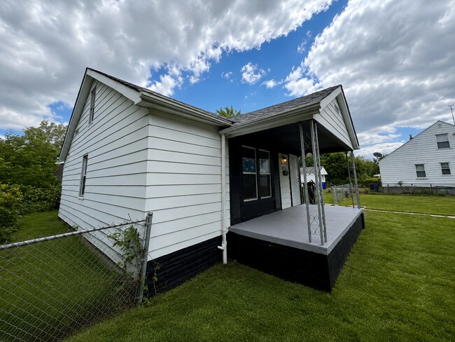 Foto del edificio - Section 8 Ready Completely Renovated 2-Bedroom Home for Lease - Call (313)429-3244