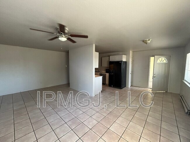 Foto del edificio - 3248 White Ave