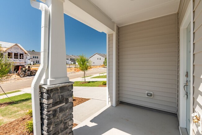 Foto del edificio - Brand new townhome in Clayton: Available Now