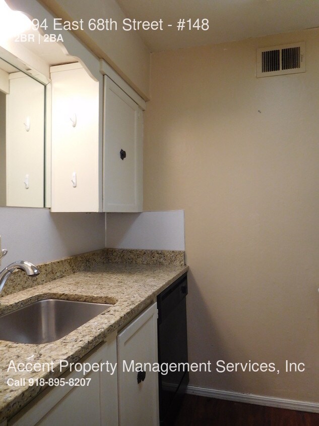 Primary Photo - 4894 E 68th St