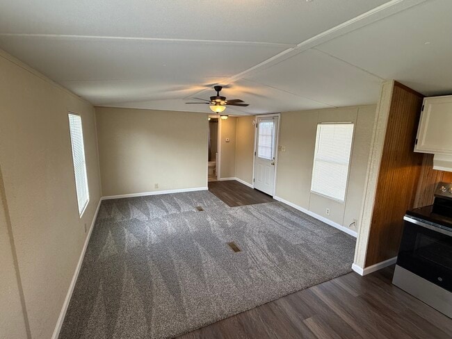 Building Photo - 111 Coffey Way