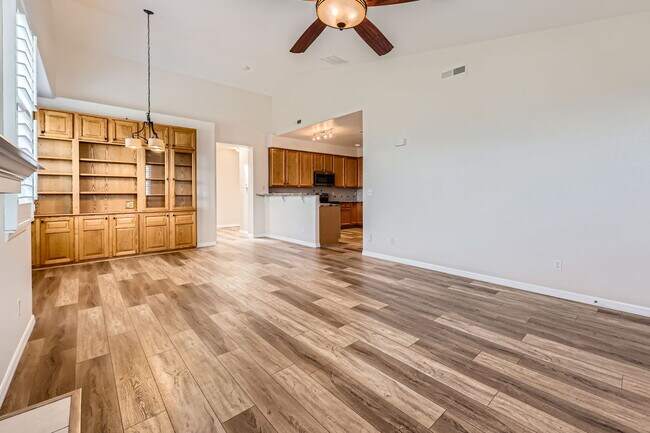 Foto del edificio - 1335 Villa Grove