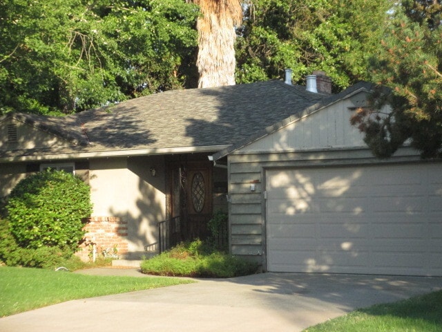 Building Photo - 3 bedroom home close to Land Park