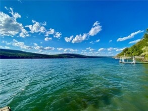 Building Photo - 1519 S Lake Rd