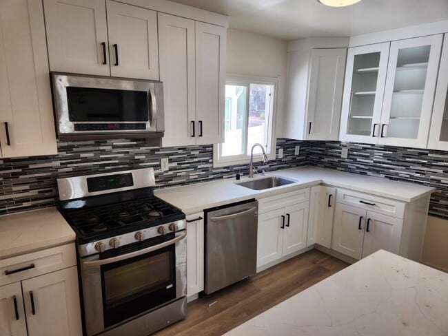 Building Photo - 3038 Altura Ave