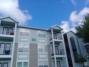 Building Photo - 2550 N Alafaya Trail