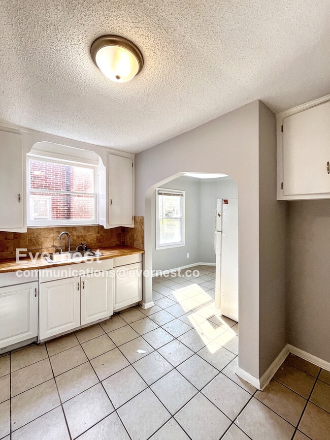 Building Photo - 12076 Laing St