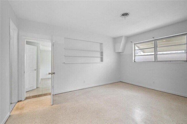 Foto del edificio - 4430 NE 16th Terrace