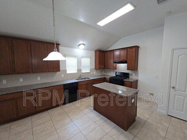 Building Photo - 1306 Squire Dr