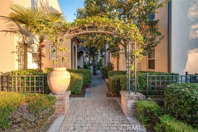 Building Photo - 70 Latitude