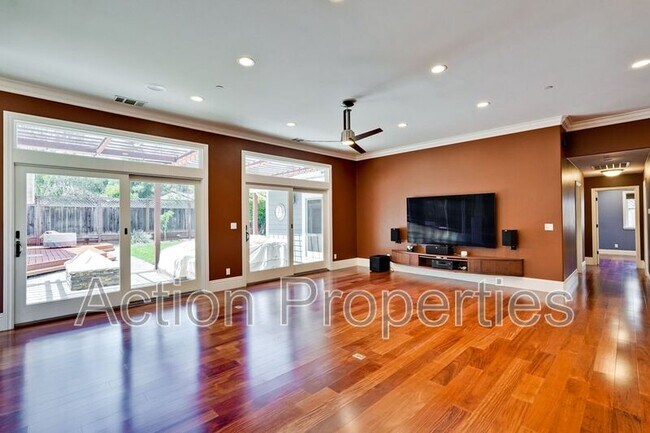 Foto del edificio - 1754 Granger Ave