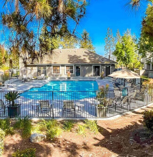 Building Photo - ***STUNNING 2 BD 2BA CONDO***RANCHO BERNAR...