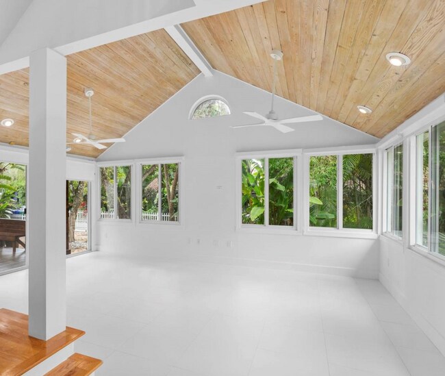 Building Photo - 3945 Loquat Ave