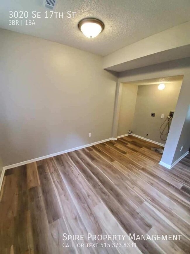 Building Photo - Remodeled 3bed 1bath Duplex