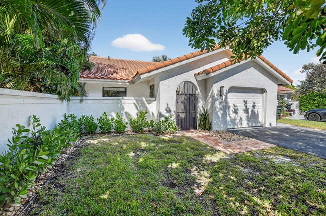 Building Photo - 1340 NW 22nd Ave