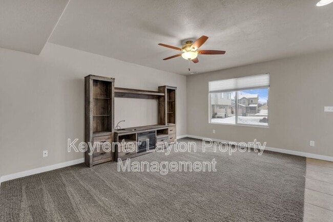 Foto del edificio - 2415 Wellington Dr