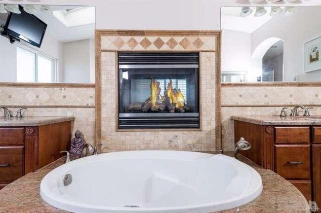 Foto del edificio - 1500 Fathom Dr