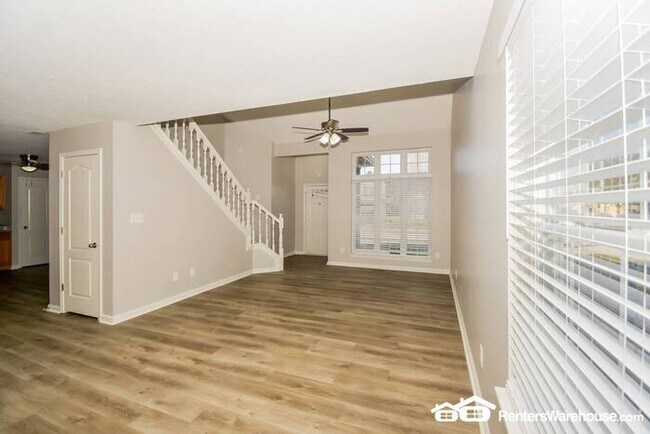 Building Photo - Stunning 3 BR/2.5 BA newly updated home wi...