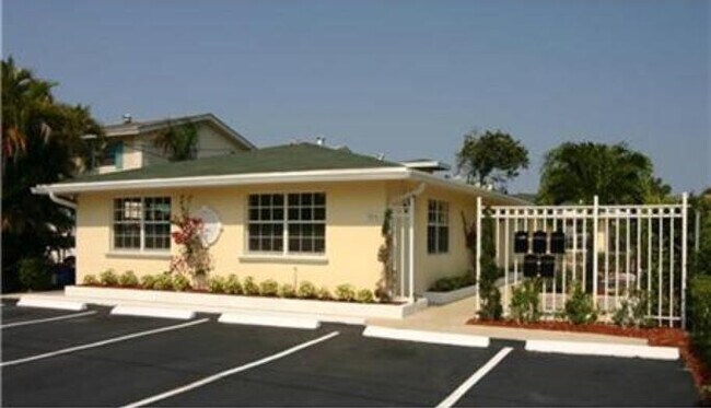 Foto del edificio - 816 NE 17th Ave