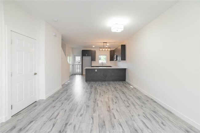 Building Photo - 92 Pilgrim Ave