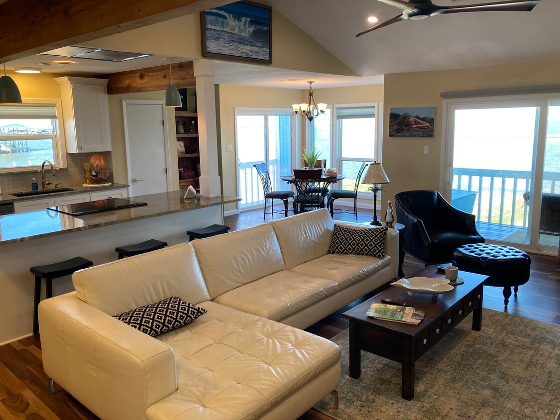 500 Tiki Dr Unit 215D, Tiki Island, TX 77554 Condo for Rent in Tiki