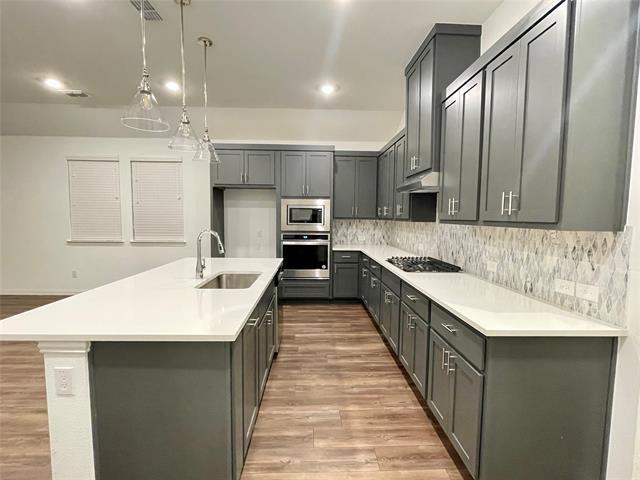Foto del edificio - 2405 Lovegrass Ln