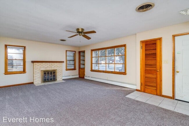 Foto del edificio - 3 br, 2 bath House - 404 E Meadowmere St