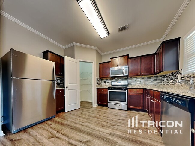 Building Photo - 3534 Mica Cir SE