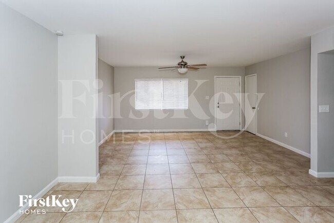 Building Photo - 2110 W Villa Rita Dr