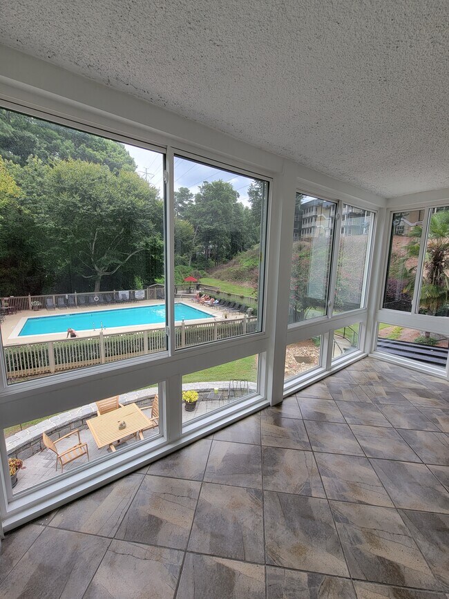 Foto del edificio - 1445 Monroe Dr NE